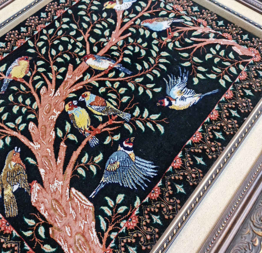 Персидский ковёр с сюжетным рисунком из Кума, цветы