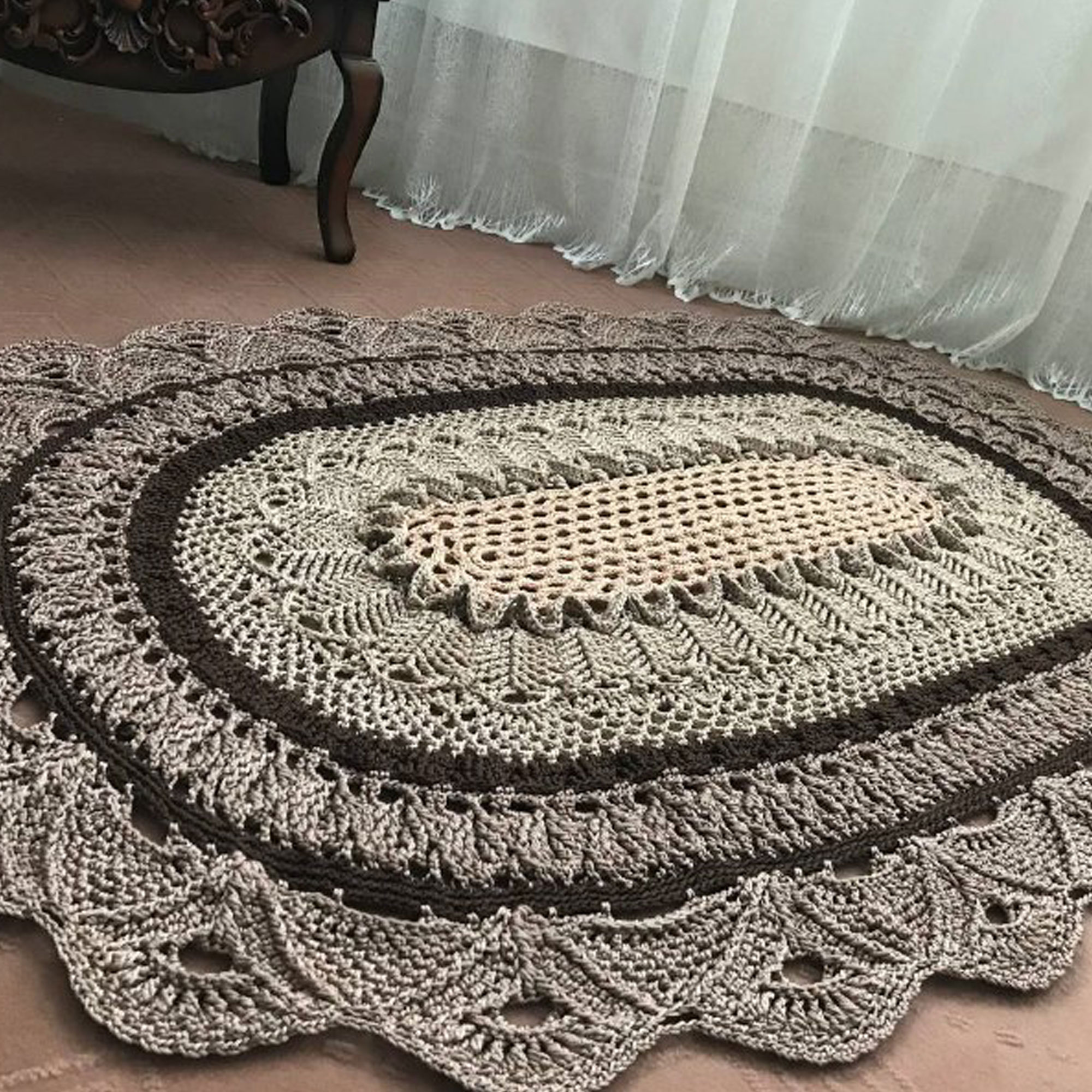 Плетёный ковер в стиле бохо – дизайн Павлин
