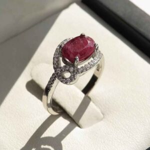 Серебряное кольцо «Кияна Сарвеназ» с красным рубином