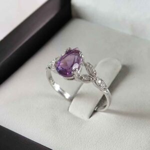 Серебряное кольцо с аметистом «Назанин»