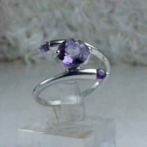 Серебряное кольцо с аметистом «Асли» (Подлинность)