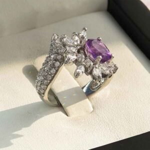 Серебряное кольцо с аметистом для женщин «Ашрафи»