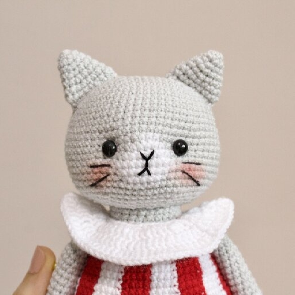 Серая игрушка амигуруми — мягкий хлопок (23 см)
