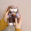 Вязаный заяц амигуруми ручной работы