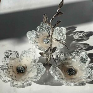 Сервировочный поднос из смолы для орехов и сладостей с цветочным узором