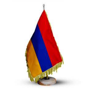 Настольный флаг Армении с каменным основанием