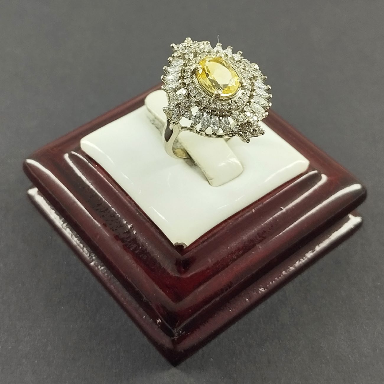 Серебряное кольцо with желтым цитрином для женщин Армахан