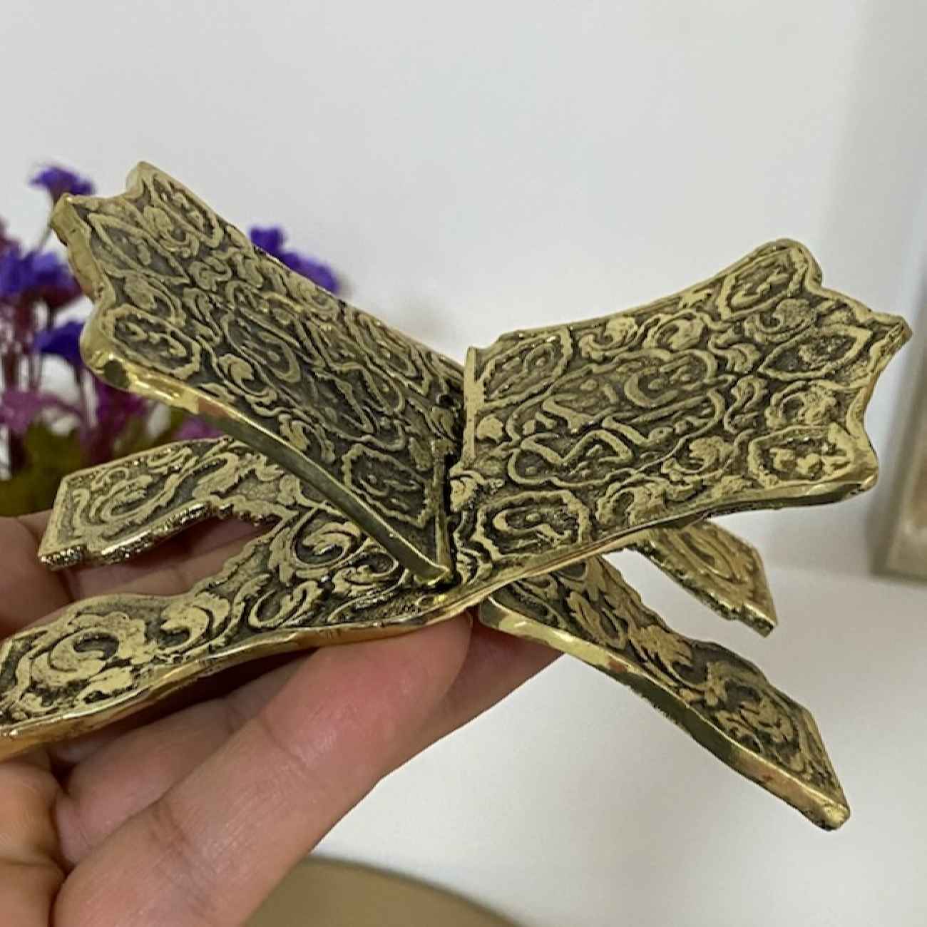 Латунная подставка для Корана с гравировкой (складная)
