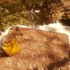 Кремовая вязаная скатерть с цветочным узором — бохо