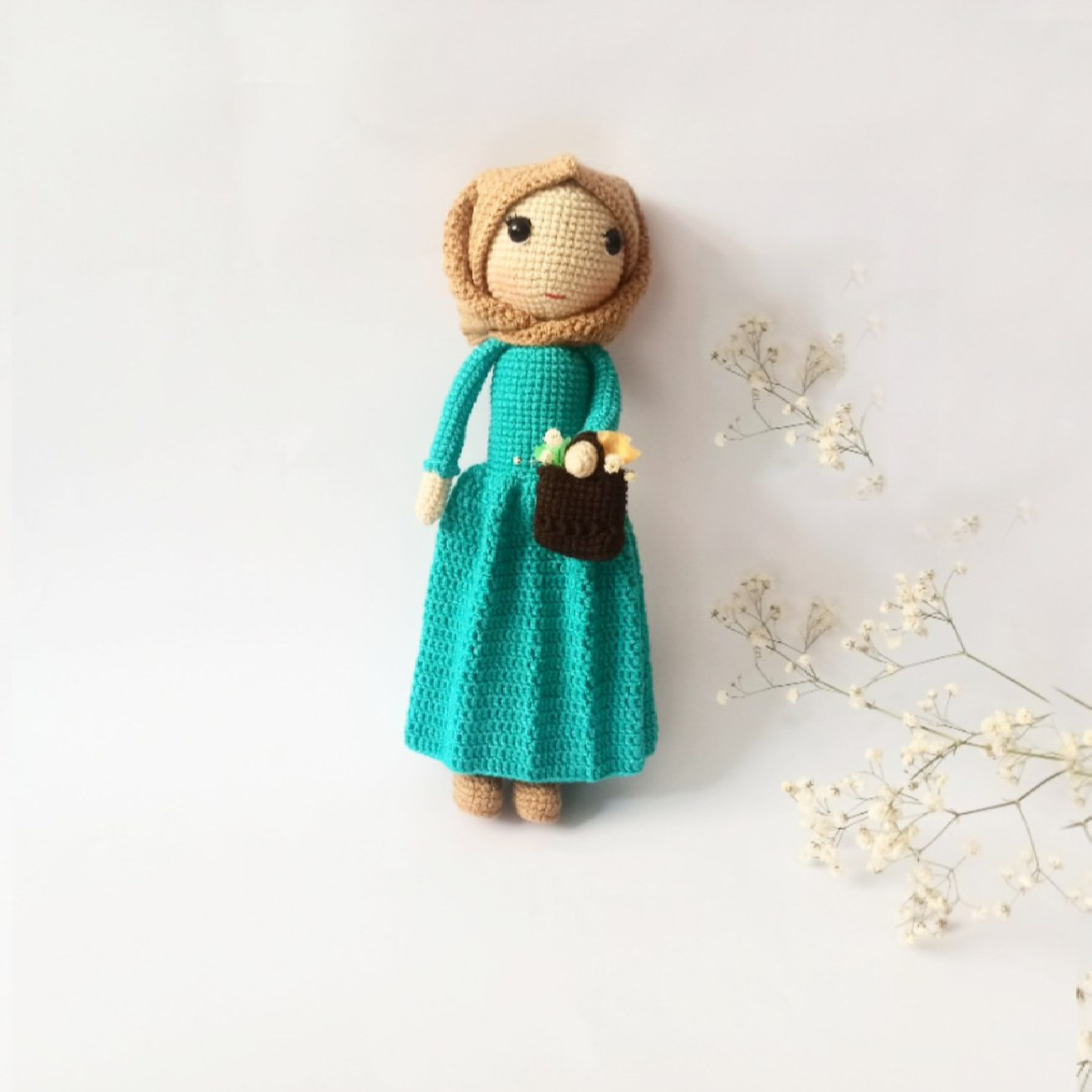 Кукла амигуруми «Девочка в платке» (Ручная работа)