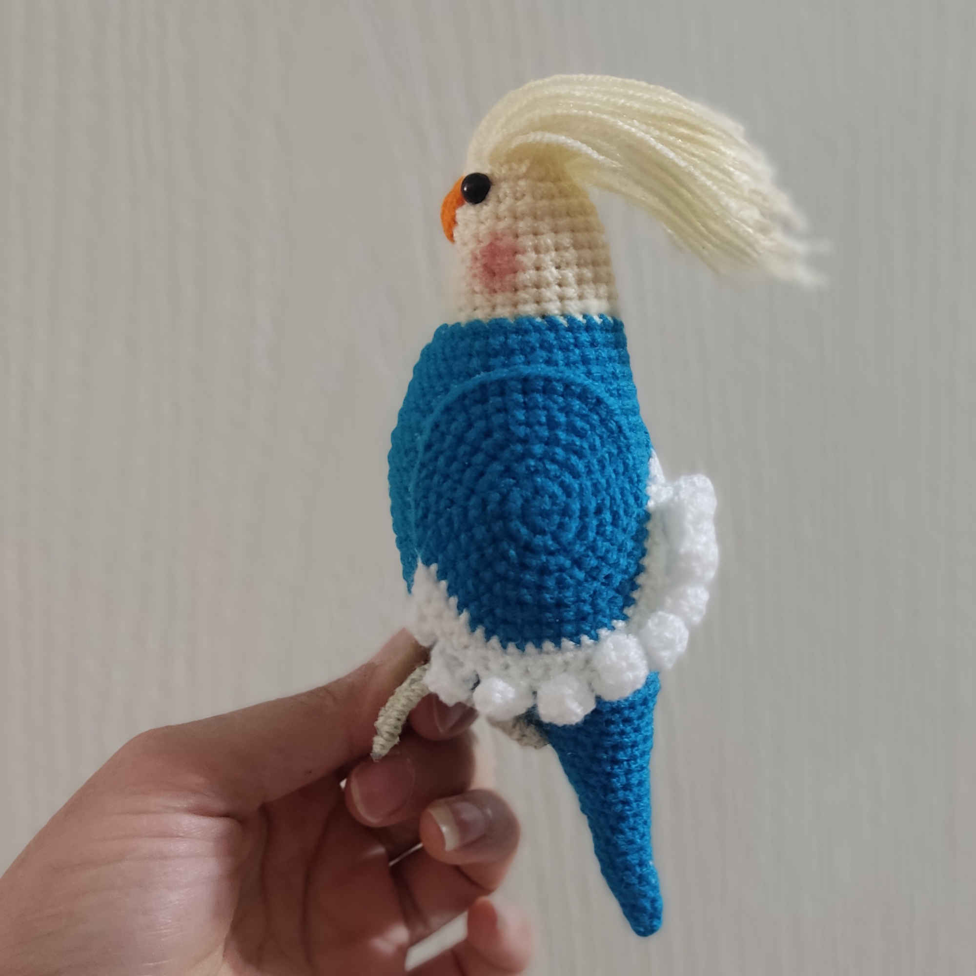 Вязаный попугай амигуруми Какаду Лутино