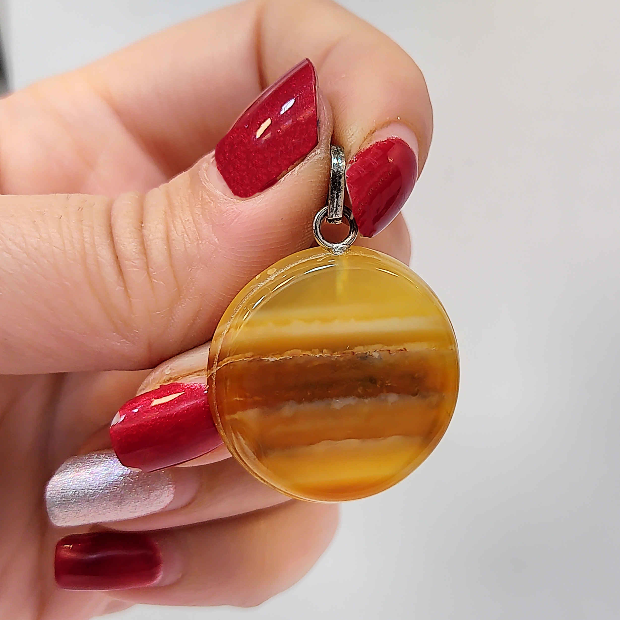 Серебряное ожерелье с кулоном из натурального агата