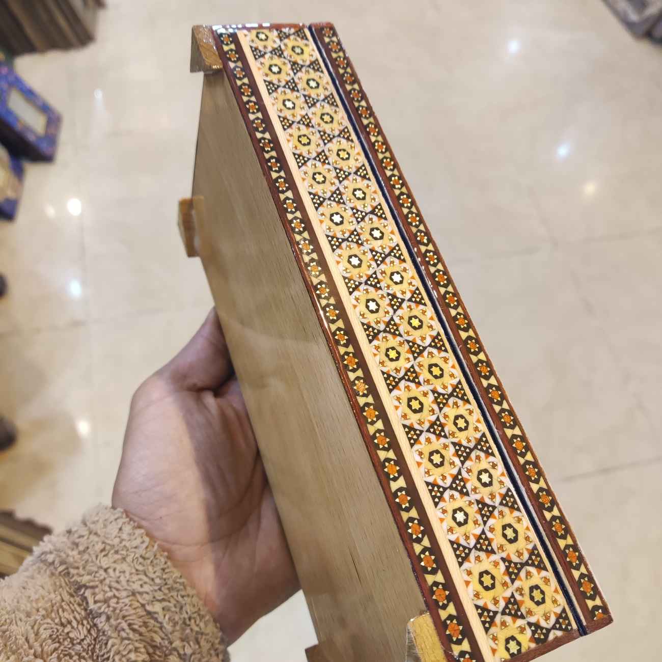 Шкатулка из кости с персидской миниатюрой — горчично-желтая