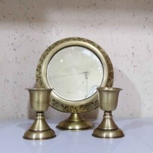 Латунная рамка для зеркала с подсвечниками