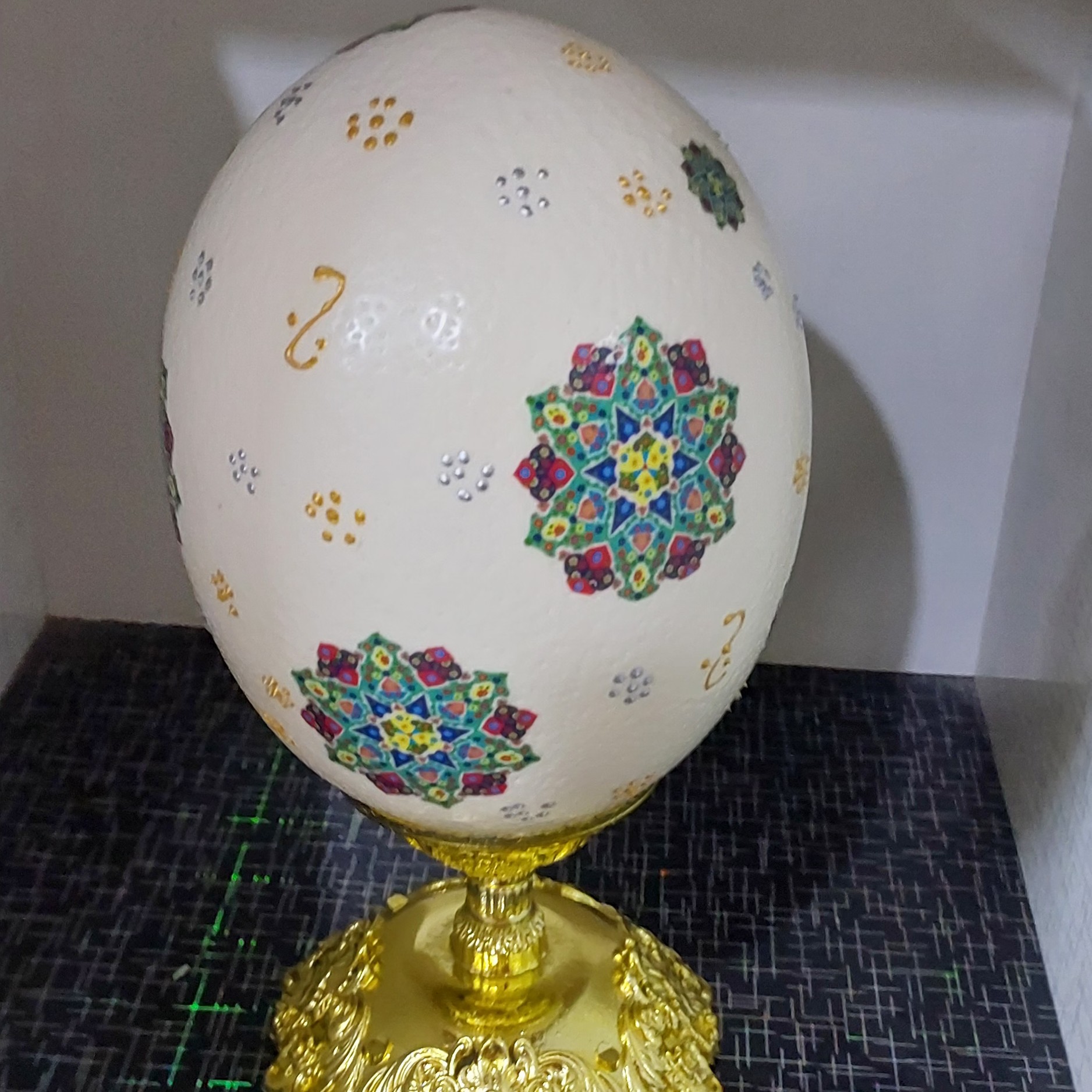 Страусиное яйцо с росписью «Аят аль-Курси»