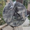 Круглая ключница из смолы с мраморным эффектом