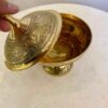 Латунная сахарница на высокой ножке с декором