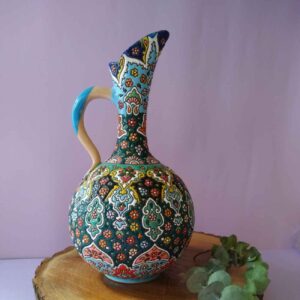Декоративный керамический кувшин с эмалью минакари