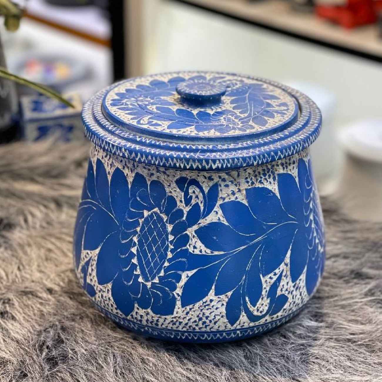 Красный каменный казан для абгушта с цветочным декором (8 чел.)