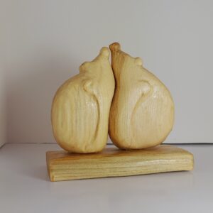 Декоративная деревянная фигурка ежика