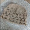 Кремовая вязаная шапка крючком (ручная работа)