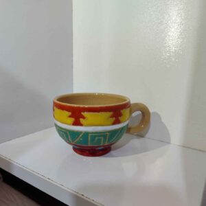 Персидская керамическая чашка с блюдцем и геометрическим узором