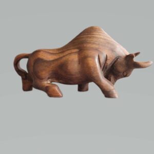 Деревянная фигурка быка (Символ силы)