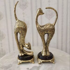 Пара бронзовых скульптур кошек – золотистый декор