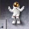 Настенная статуэтка астронавта