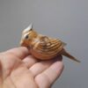 Настольные деревянные часы с фигуркой птицы