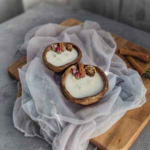 Аромасвечи в дереве: корица, роза и лимон