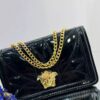 Роскошная сумка из искусственной кожи с эффектной цепочкой