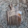 Деревянная расческа ручной работы с резьбой «Мышь»