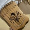 Харпика из акажу, 16 струн — Ручная резьба