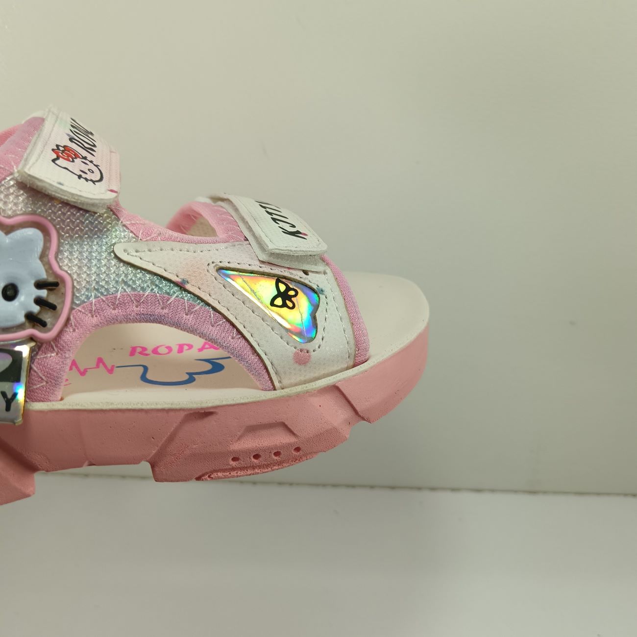 Детские праздничные сандалии Hello Kitty — розовые, эко-кожа