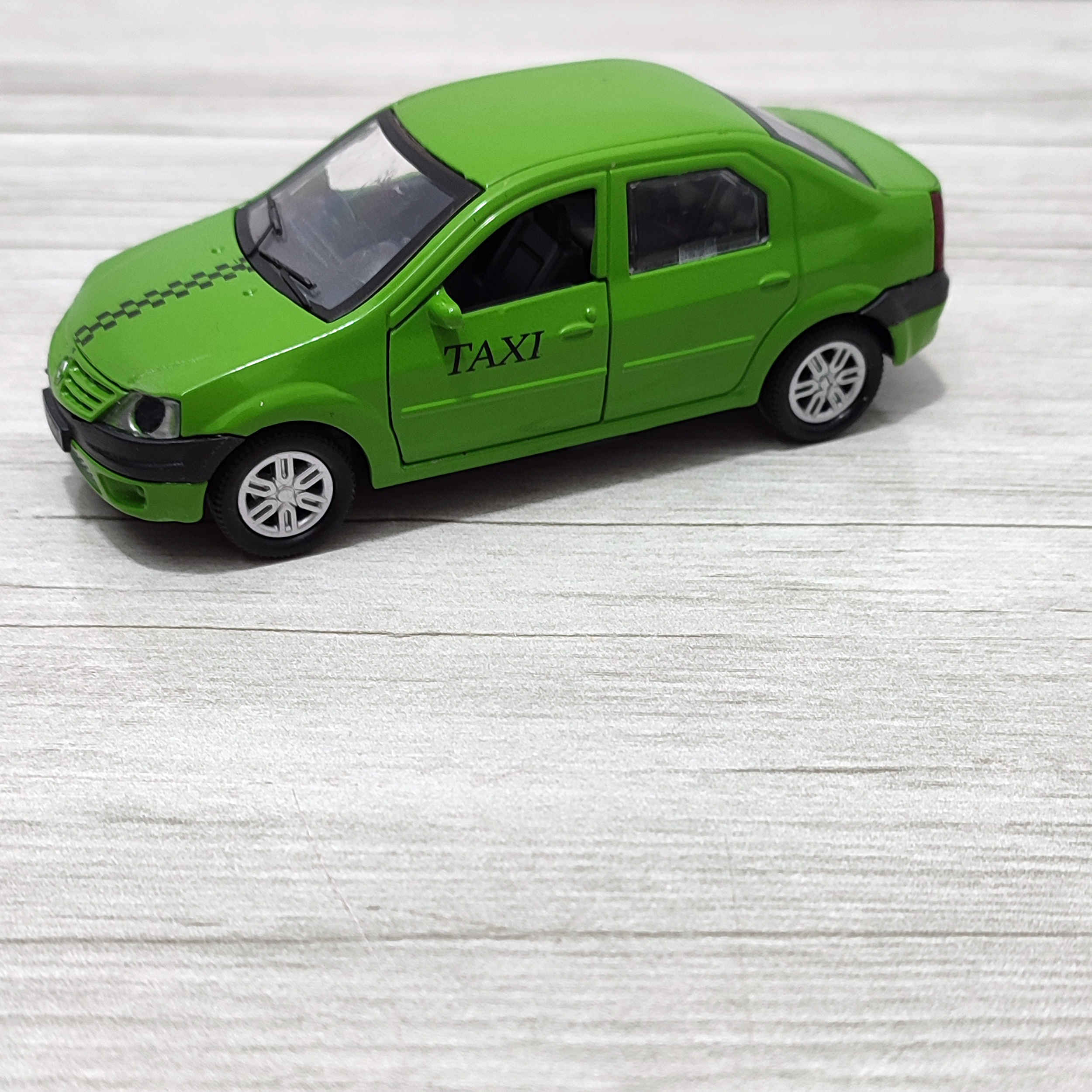 Литая игрушечная машина Renault L90 (Tondar 90) — реалистичный дизайн для детей и коллекционеров